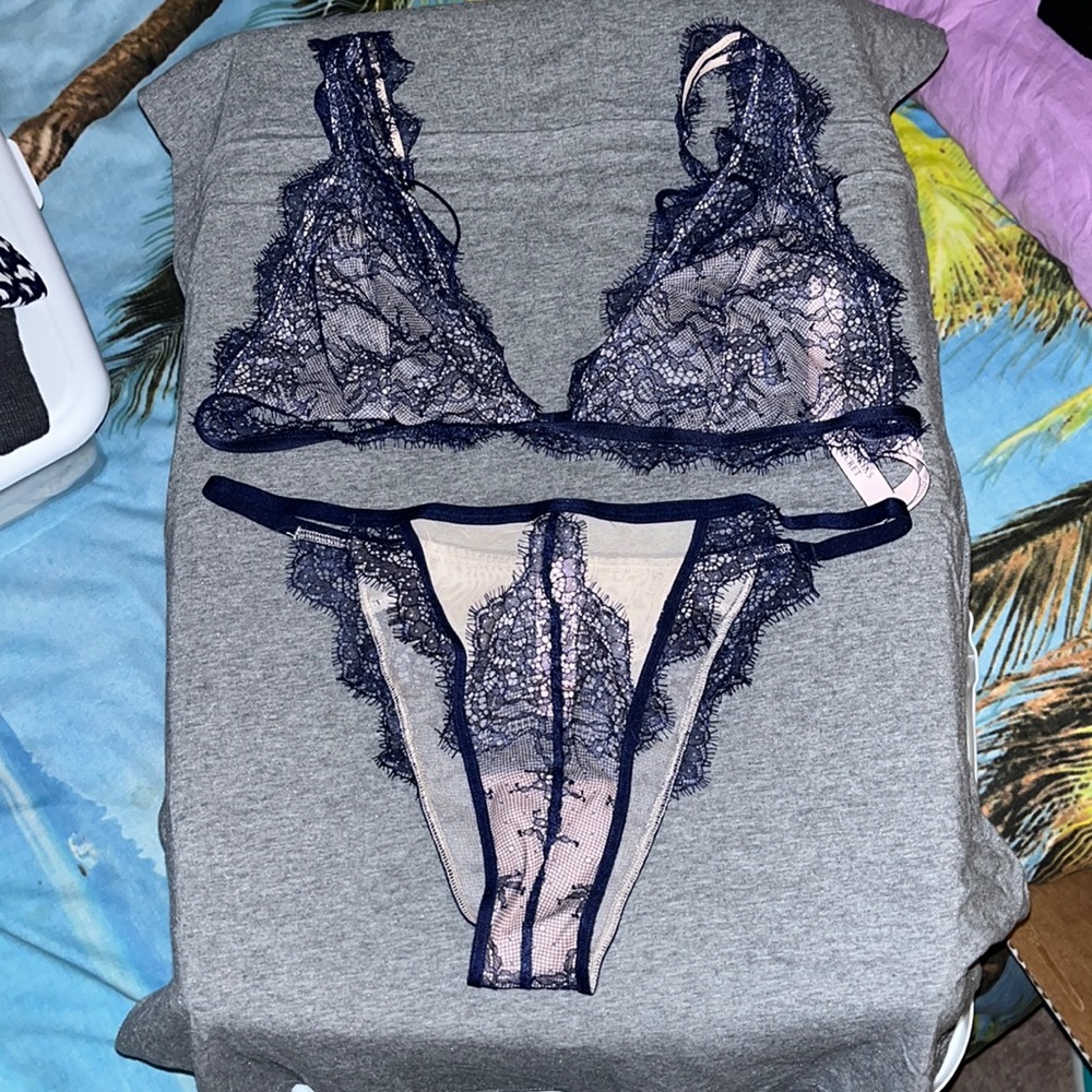 Blue lace set